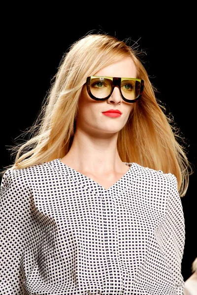 Look 12
